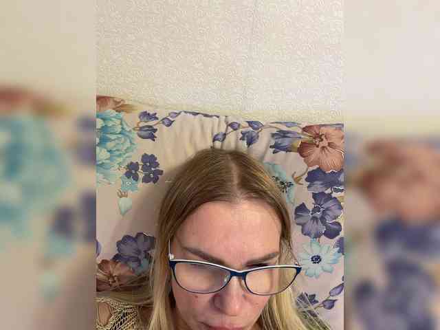 Lisa1225 webcam
