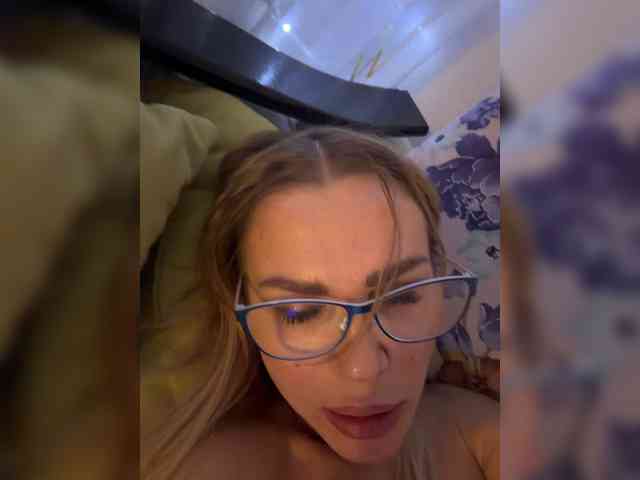 Lisa1225 Live Webcam on BongaCams