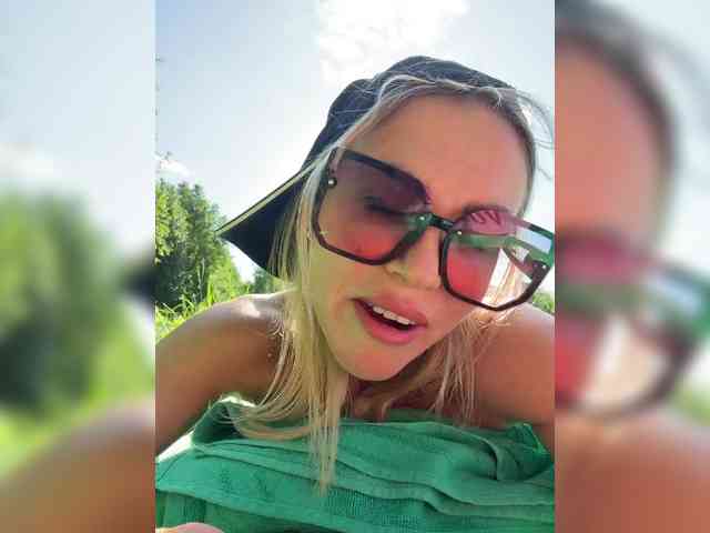 Lisa1225 webcam