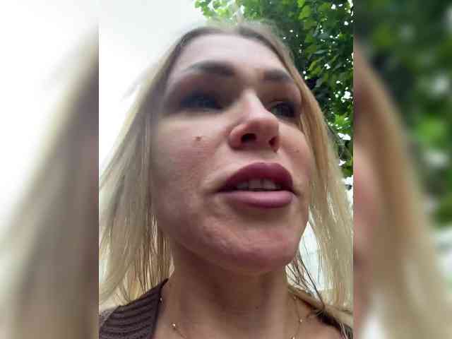Lisa1225 webcam