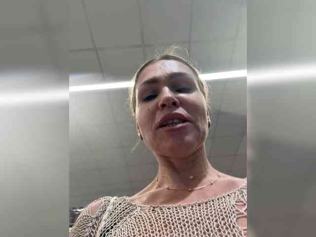 Lisa1225 webcam