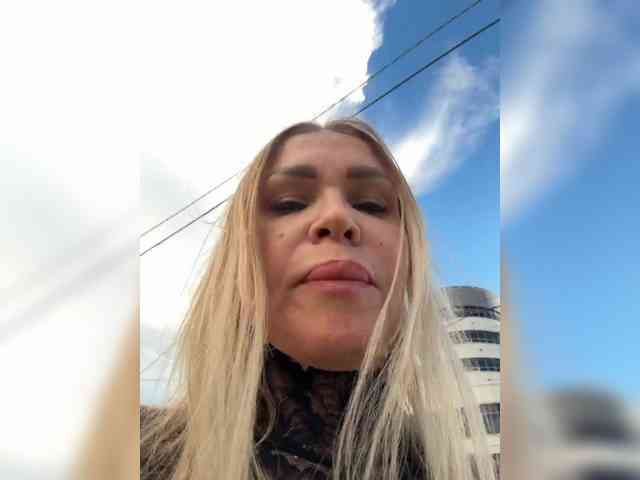 Lisa1225 webcam