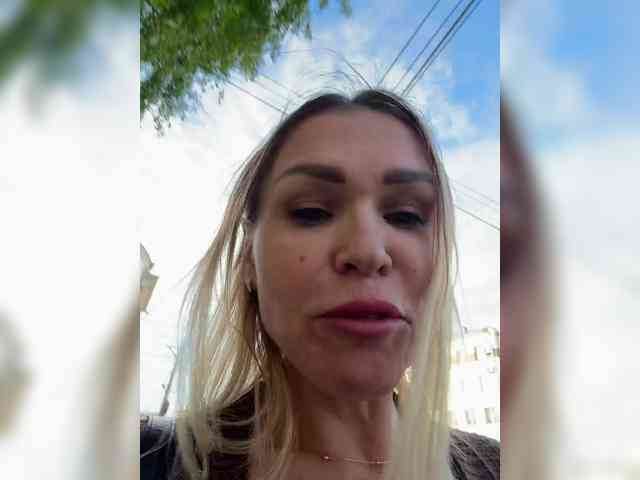 Lisa1225 webcam