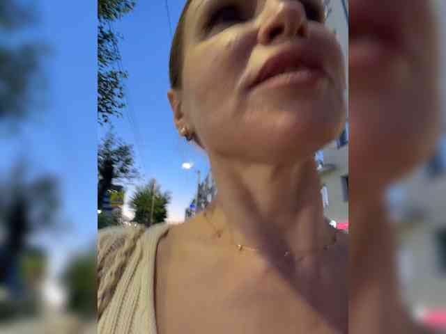 Lisa1225 webcam