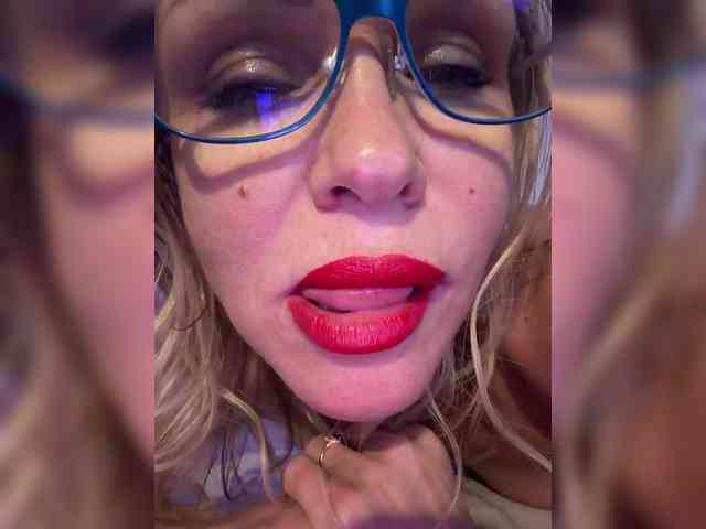 Lisa1225 webcam