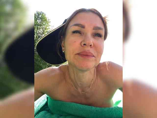 Lisa1225 webcam