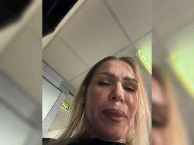 Lisa1225 webcam