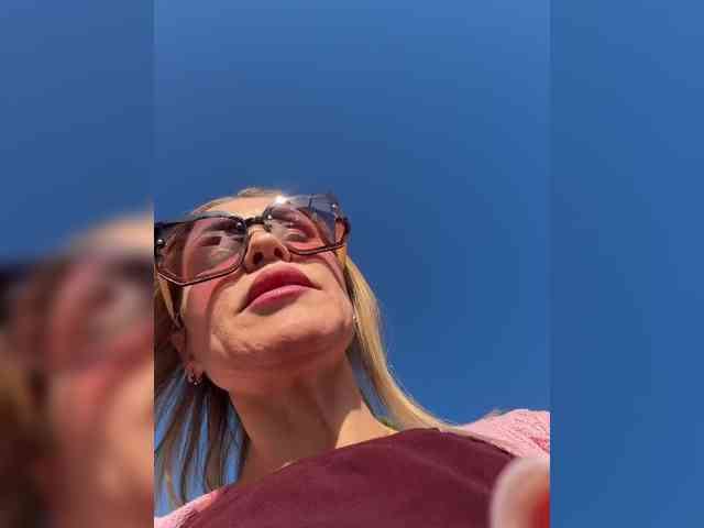 Lisa1225 webcam