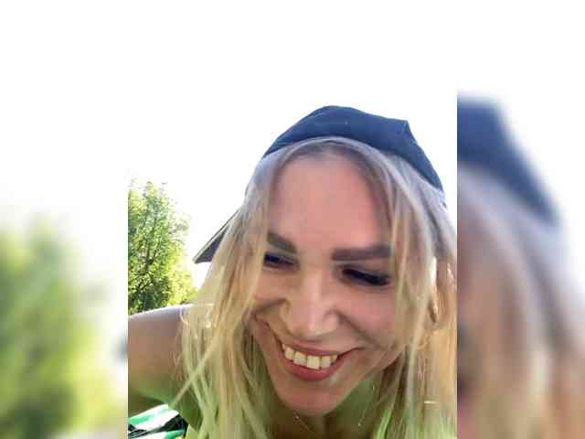 Lisa1225 webcam