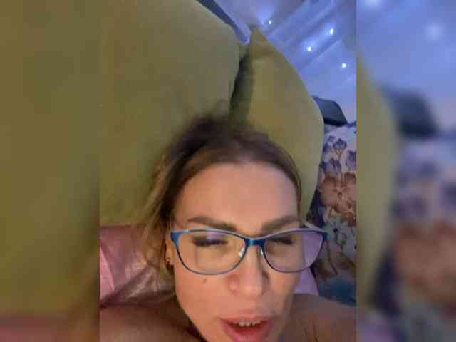 Lisa1225 webcam