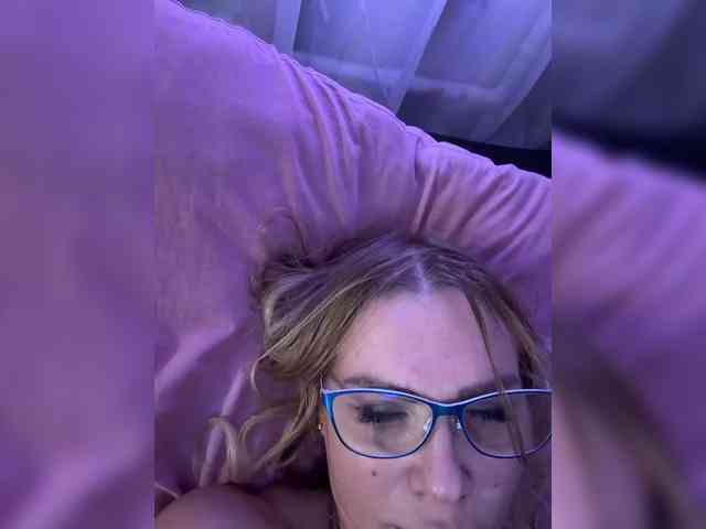 Lisa1225 webcam