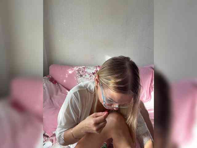 Lisa1225 webcam