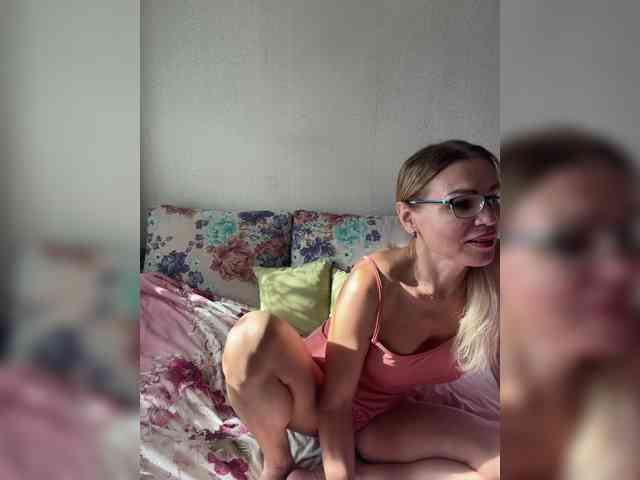 Lisa1225 webcam
