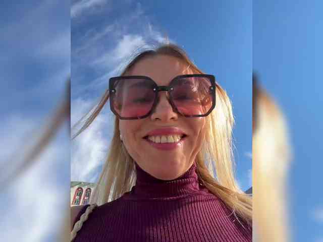 Lisa1225 webcam