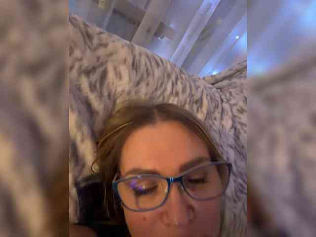 Lisa1225 webcam