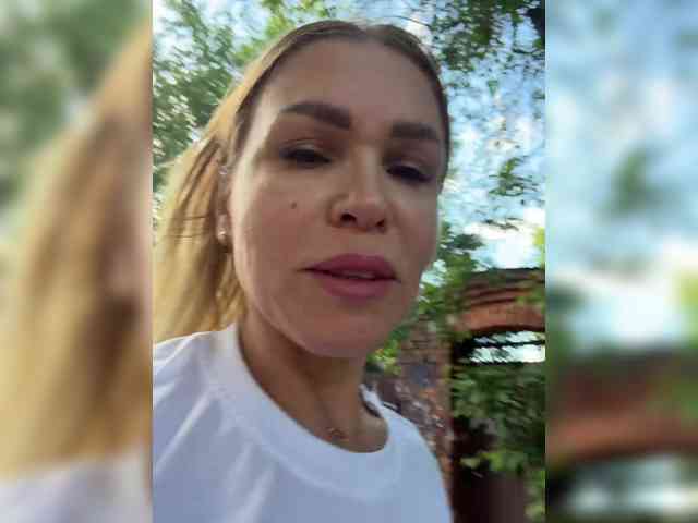 Lisa1225 webcam
