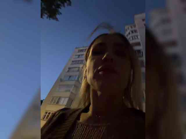 Lisa1225 webcam