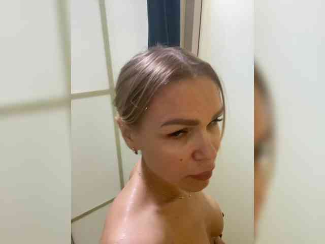 Lisa1225 Live Webcam on BongaCams