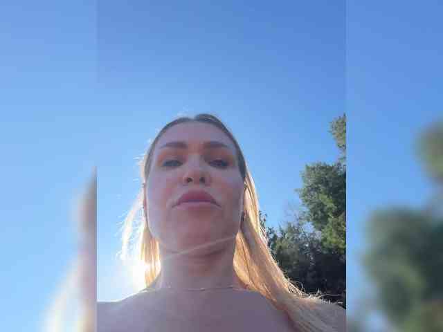 Lisa1225 webcam
