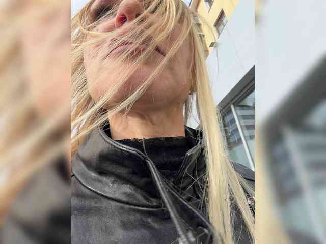 Lisa1225 webcam