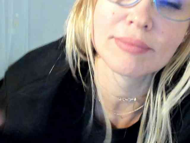 Lisa1225 webcam