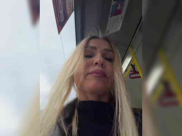 Lisa1225 webcam