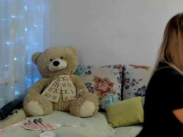 Lisa1225 Live Webcam on BongaCams