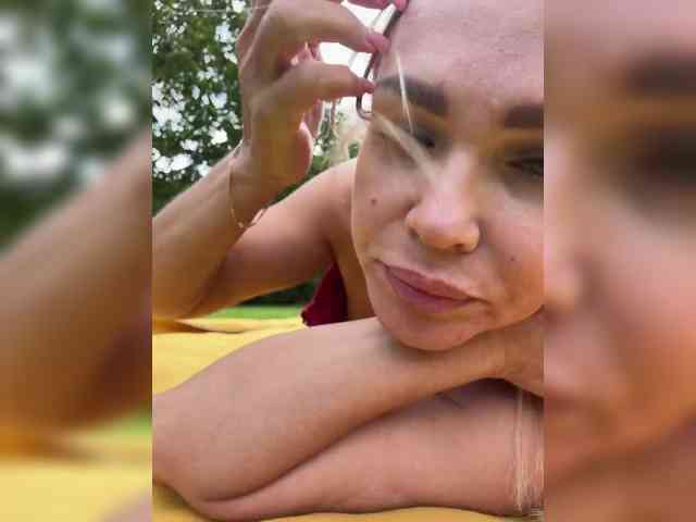 Lisa1225 webcam