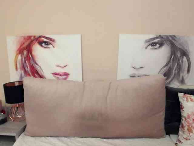 SophieKiss webcam