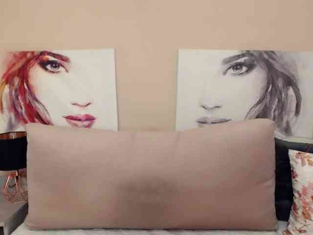 SophieKiss webcam