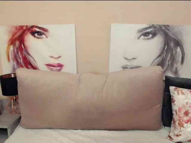 SophieKiss webcam