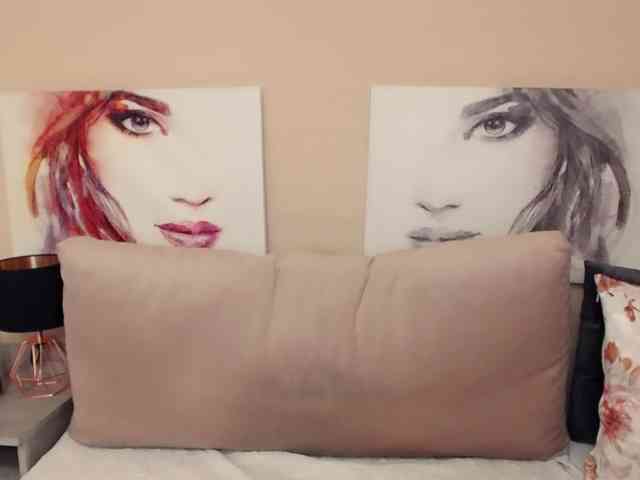 SophieKiss webcam