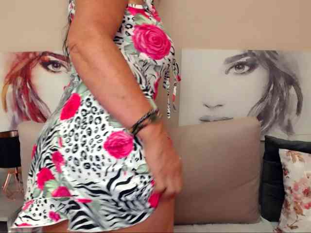 SophieKiss webcam