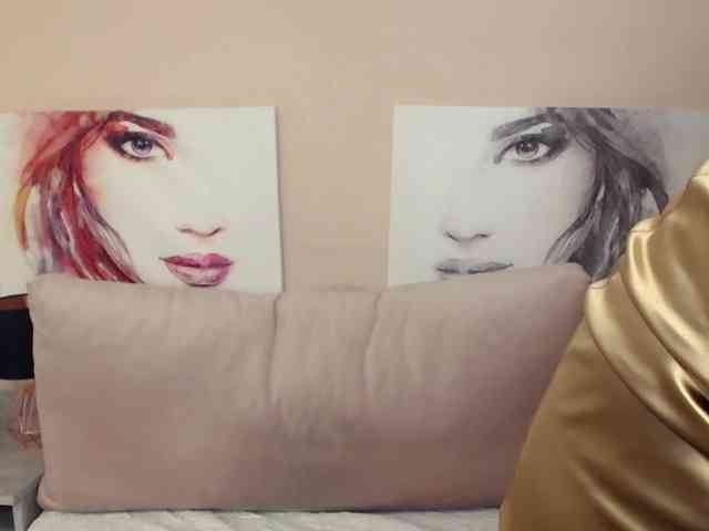 SophieKiss webcam