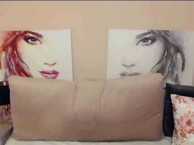 SophieKiss webcam
