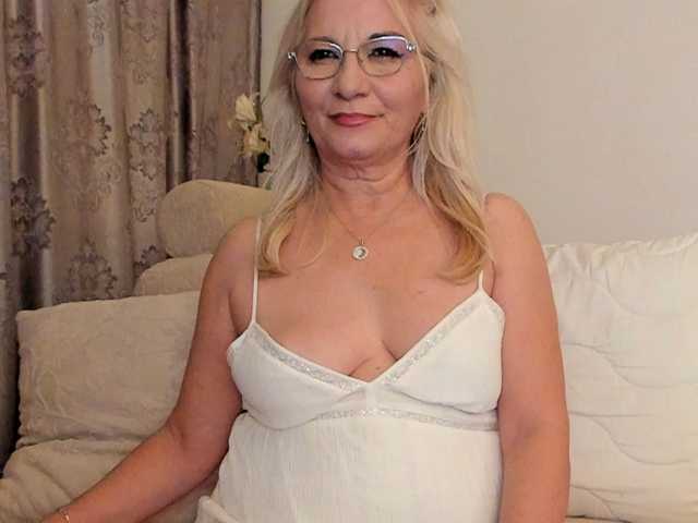 LadyJanine live cam preview