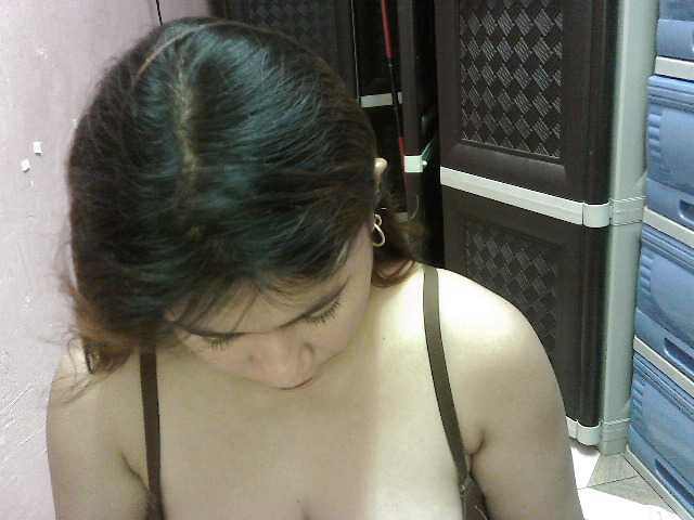 peenastyfame live cam on BongaCams