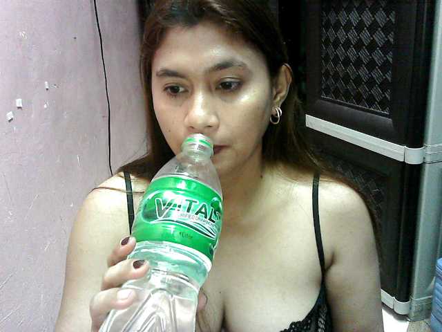 peenastyfame, live now on BongaCams