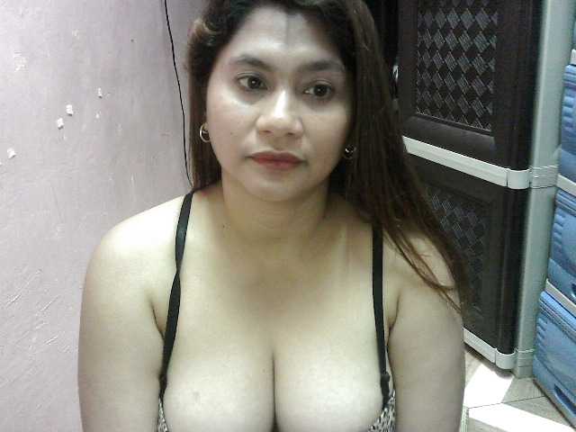 peenastyfame live cam on BongaCams