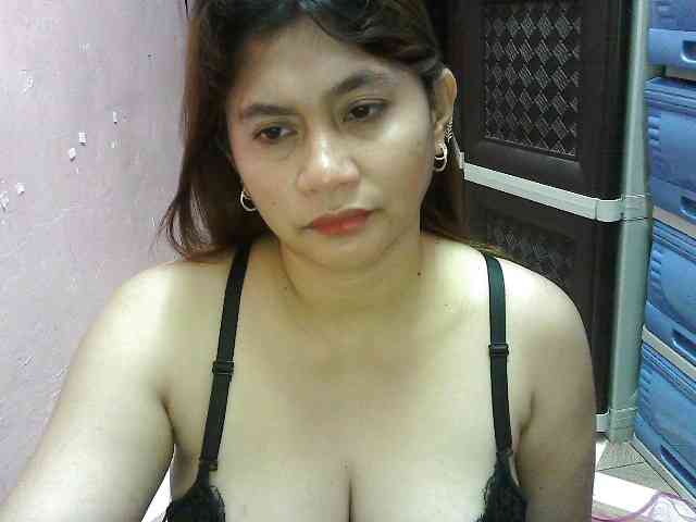 Model: peenastyfame