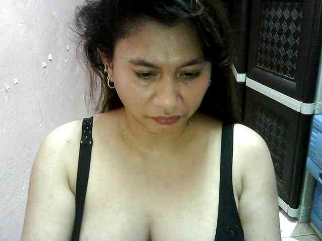 Model: peenastyfame