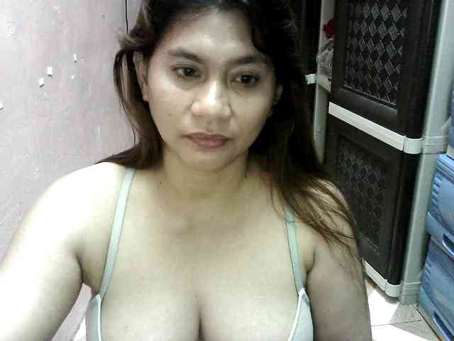 Model: peenastyfame