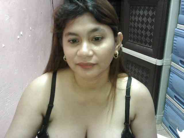 peenastyfame Live Webcam on BongaCams