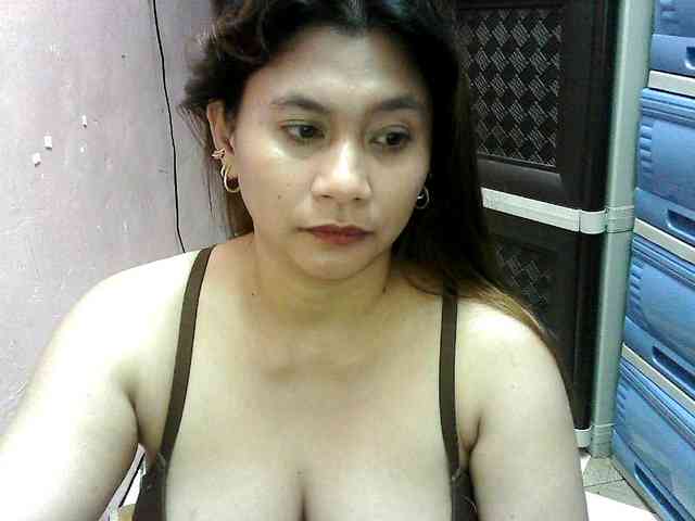 peenastyfame Live Webcam on BongaCams