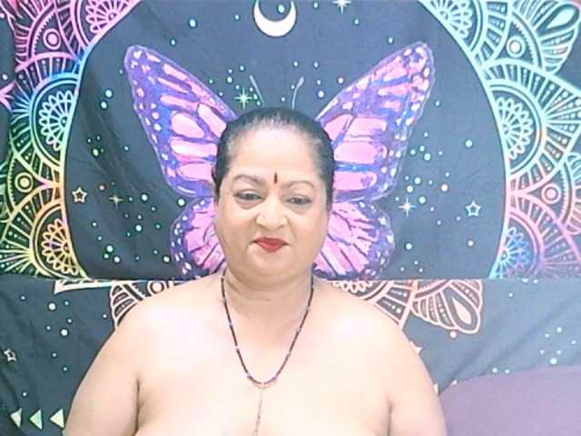 matureindian live cam on BongaCams