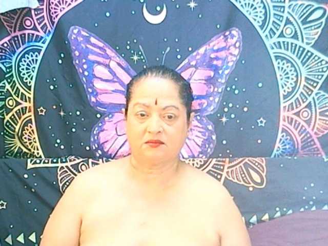 matureindian live cam on BongaCams