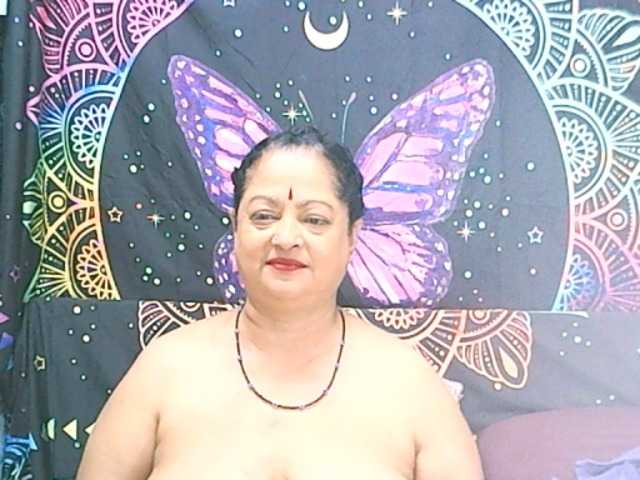 matureindian live cam on BongaCams