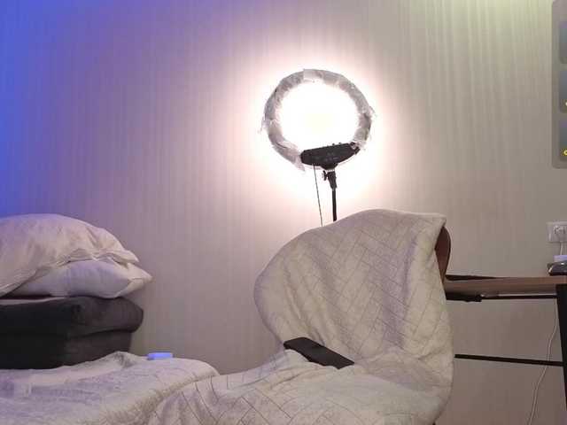 AnnaSmile live webcam show