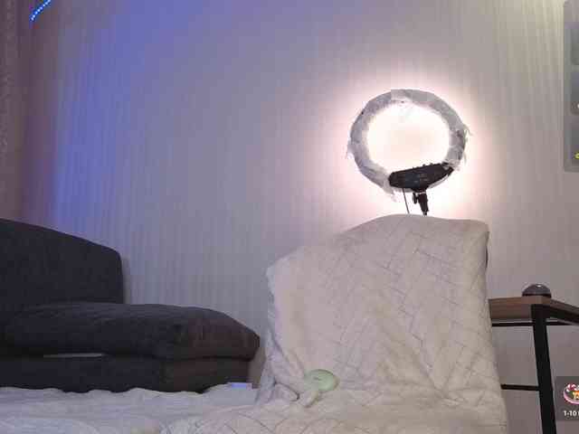 AnnaSmile webcam