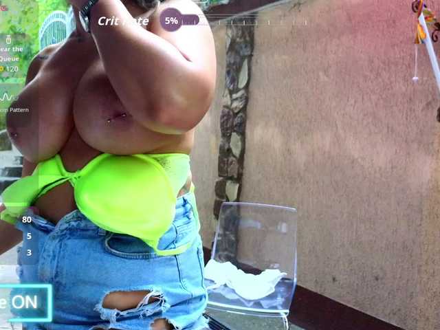 PrincessReyna live cam on BongaCams